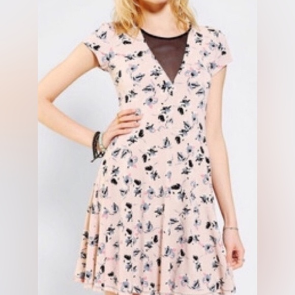 Kimchi Blue Urban Outfitters pink and black floral mesh dress size Large - Picture 1 of 8